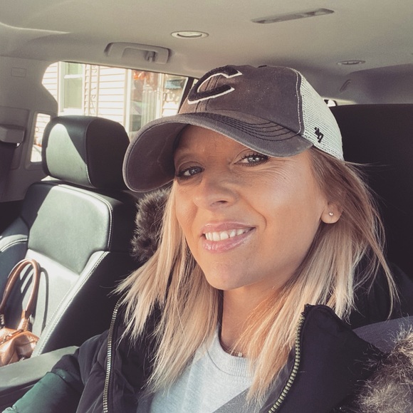 Meet your Posher, Holly - Picture 2 of 2